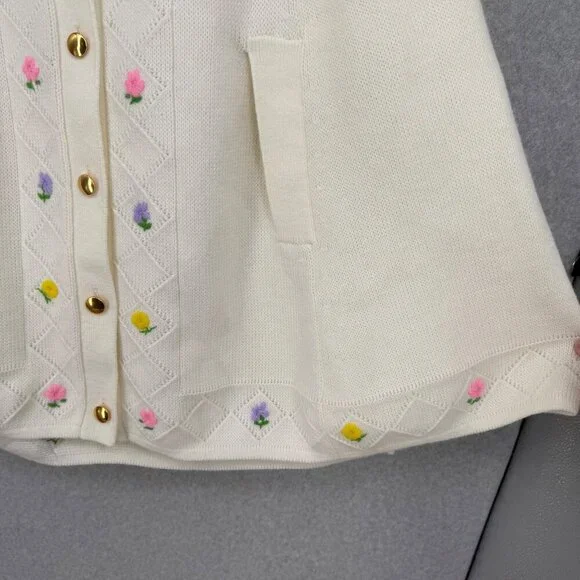 Knit Fashion VTG 50s Knit Cape Poncho One Size White Floral Embroidered Cottage - Picture 3 of 11